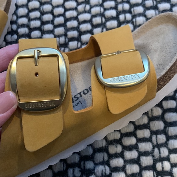 New Without Tags Big Buckle Arizona 38 Sandals - Picture 5 of 6